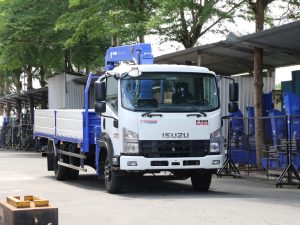 Xe tải isuzu frr650 gắn cẩu Tadano 3 tấn